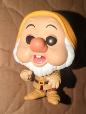 Funko Pop! Disney Snow White and the Seven Dwarfs Sneezy vinyl figure #342